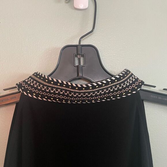 White House Black Market Deep V Neck Black Embroidered Shift Dress SZ M - Picture 7 of 7